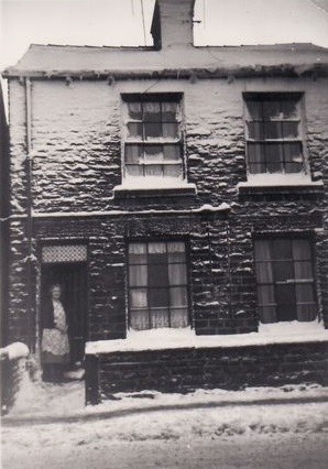 15 Queen Victoria Road (two doors from the chapel) on a snowy Monday afternoon 17th January 1955